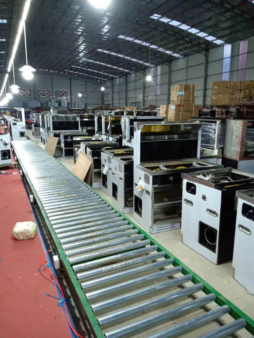 湖南灶燃?xì)?熱水器,煙機,電熱水器,消毒柜,環(huán)保灶,億翔龍集團，湖南廚具,廚房用品